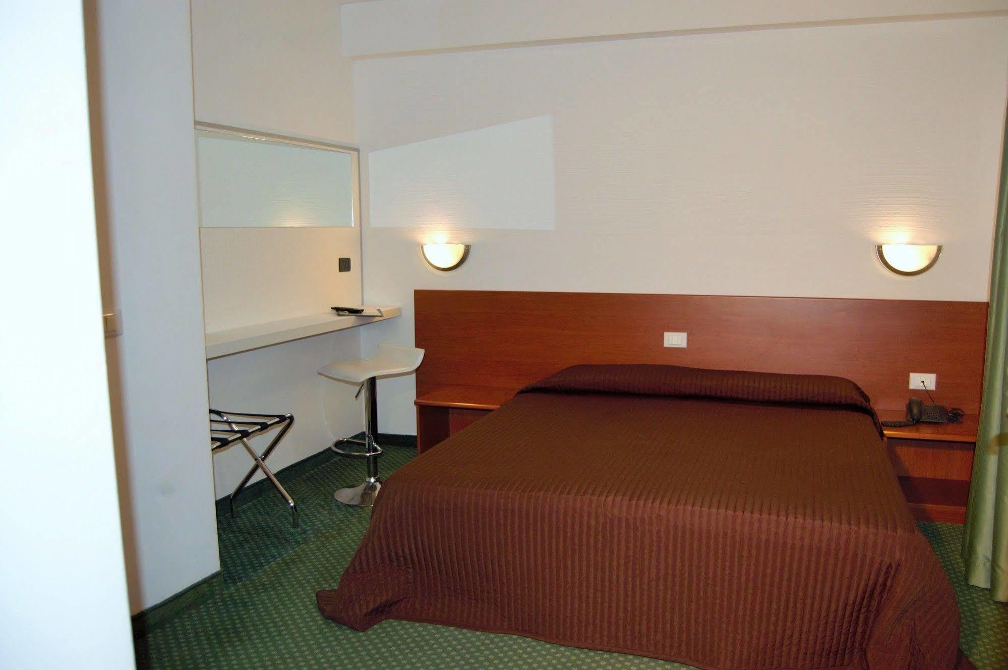 Hotel Isola Torbole Sul Garda