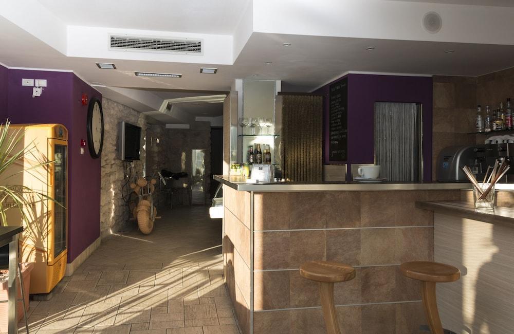 Isola Hotel