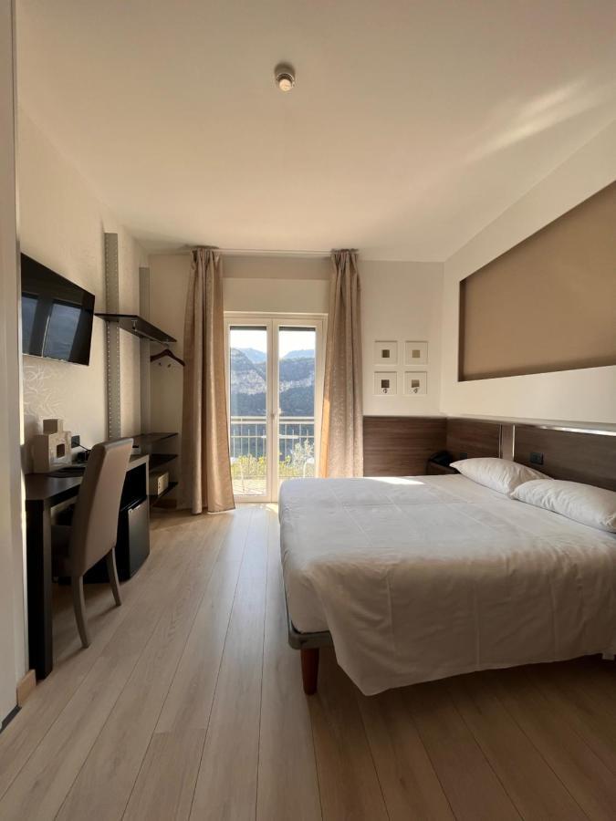 Isola Hotel 3*