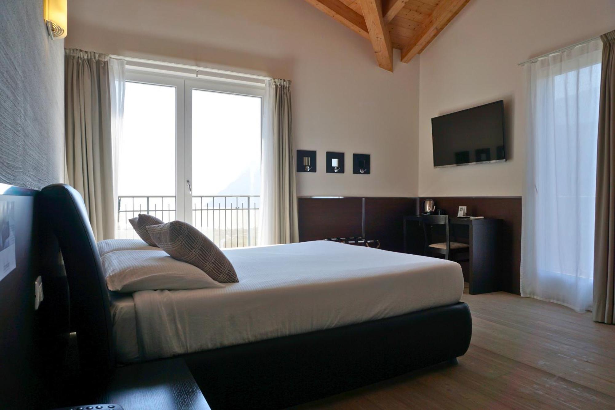 Isola 3* Torbole Sul Garda