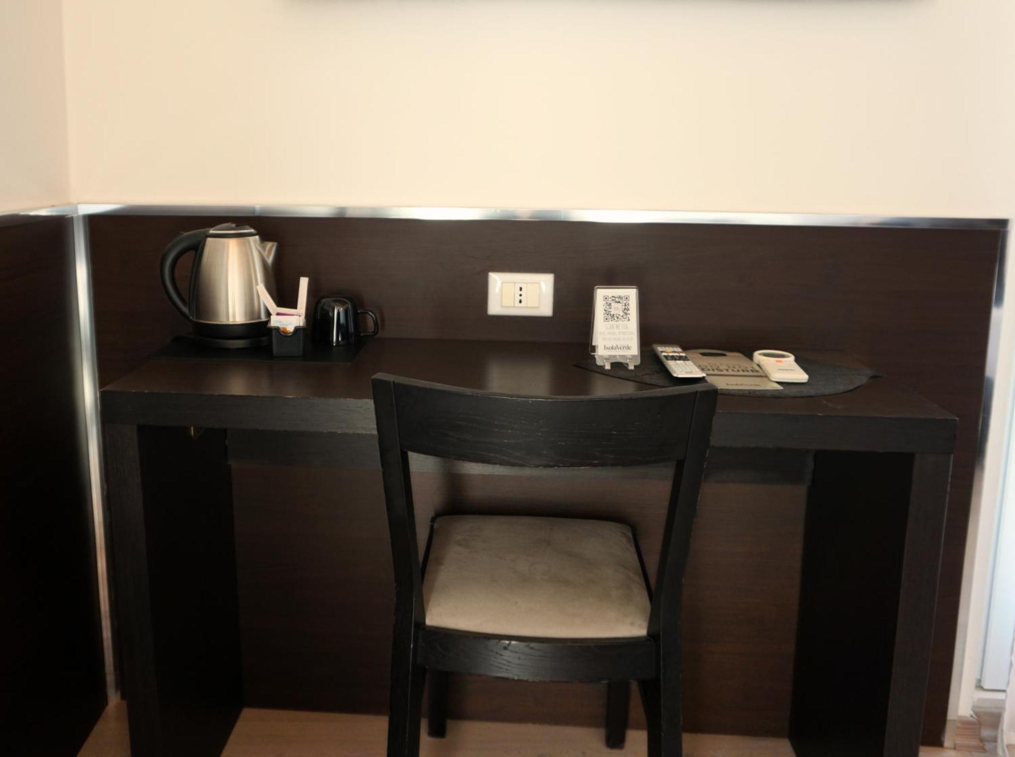 Isola Hotel 3*
