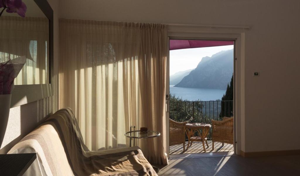 Isola Hotel Torbole Sul Garda